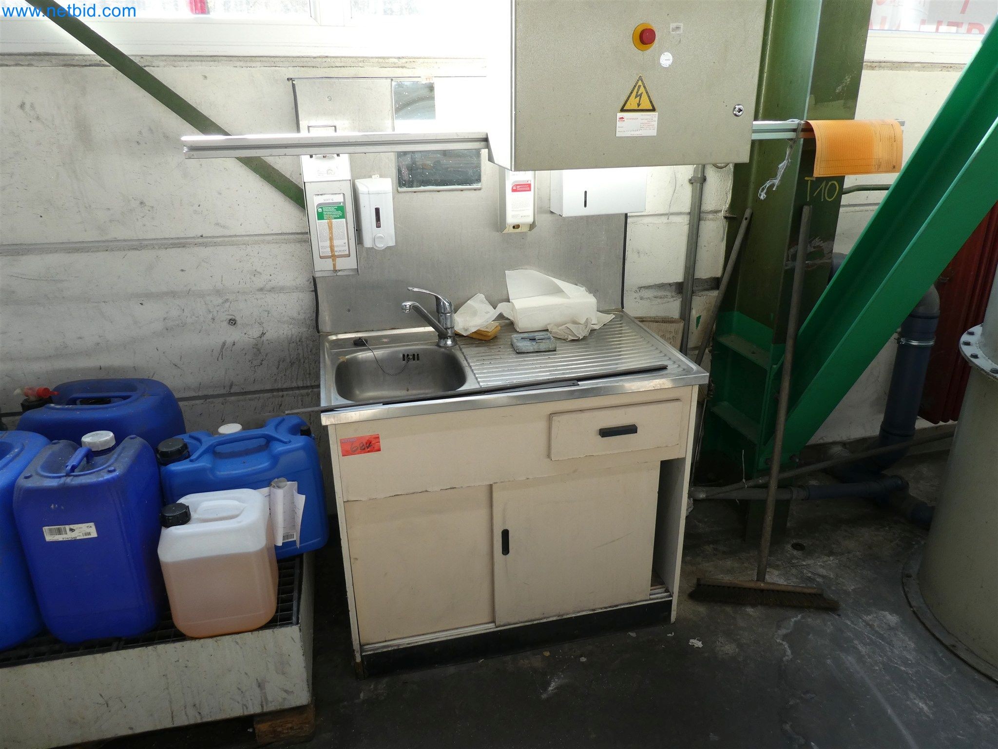 Máquinas de moldeo por inyección, máquinas CNC y líneas de montaje para elementos calefactores y componentes de automoción-2