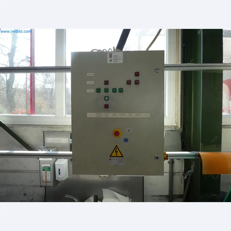 Máquinas de moldeo por inyección, máquinas CNC y líneas de montaje para elementos calefactores y componentes de automoción-3
