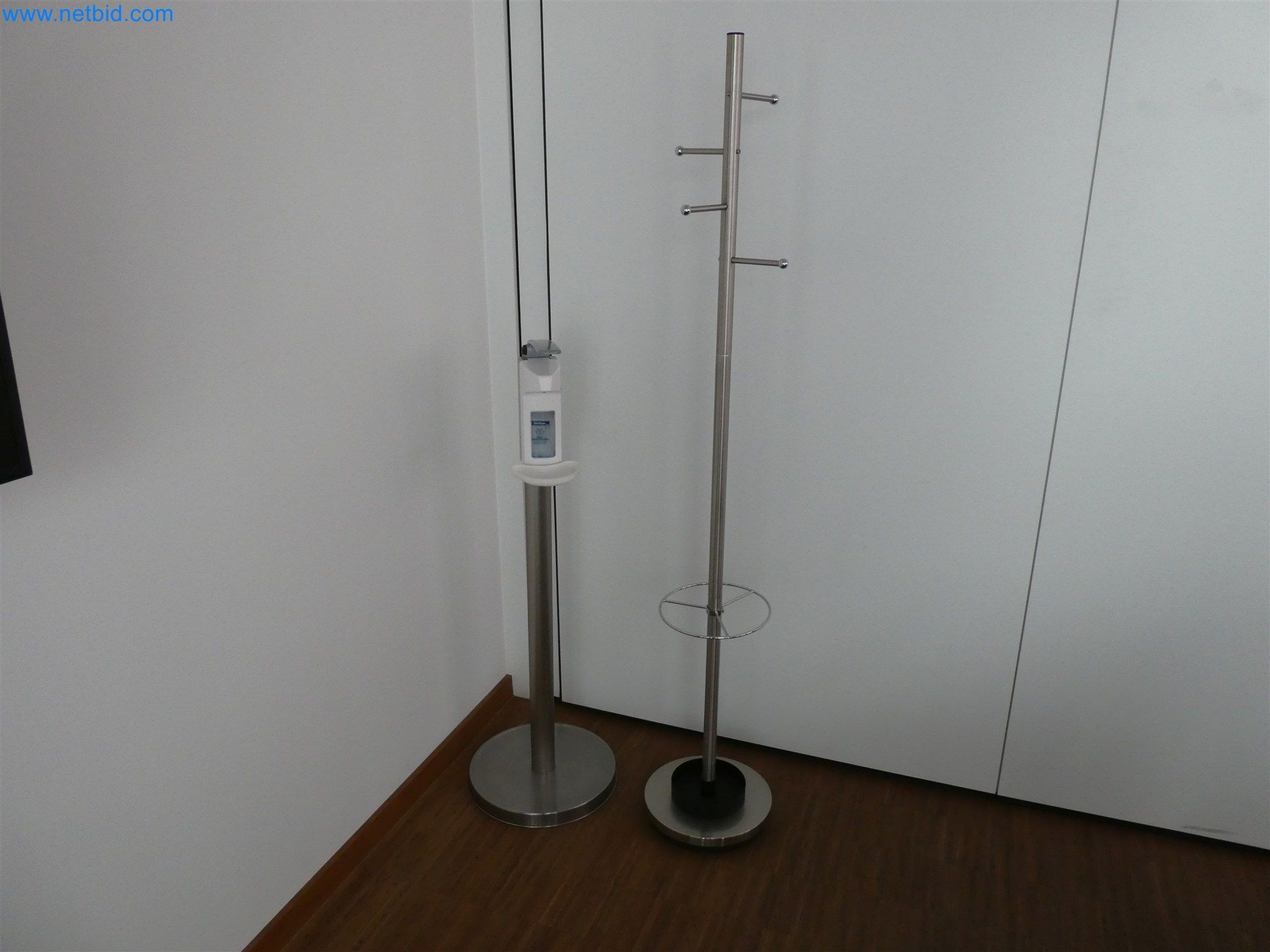 Máquinas de moldeo por inyección, máquinas CNC y líneas de montaje para elementos calefactores y componentes de automoción-2