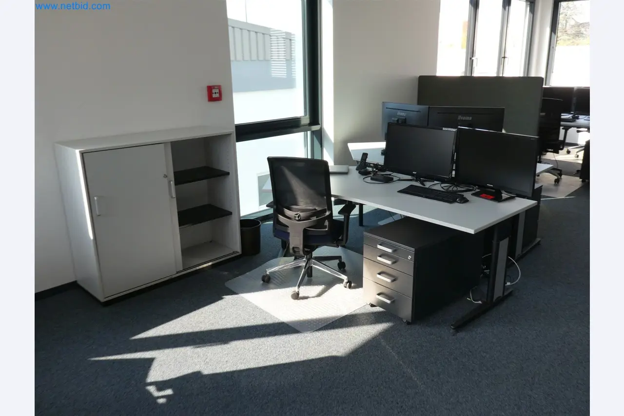 Injection molding machines, CNC machines & assembly lines for heating elements and automotive components-4