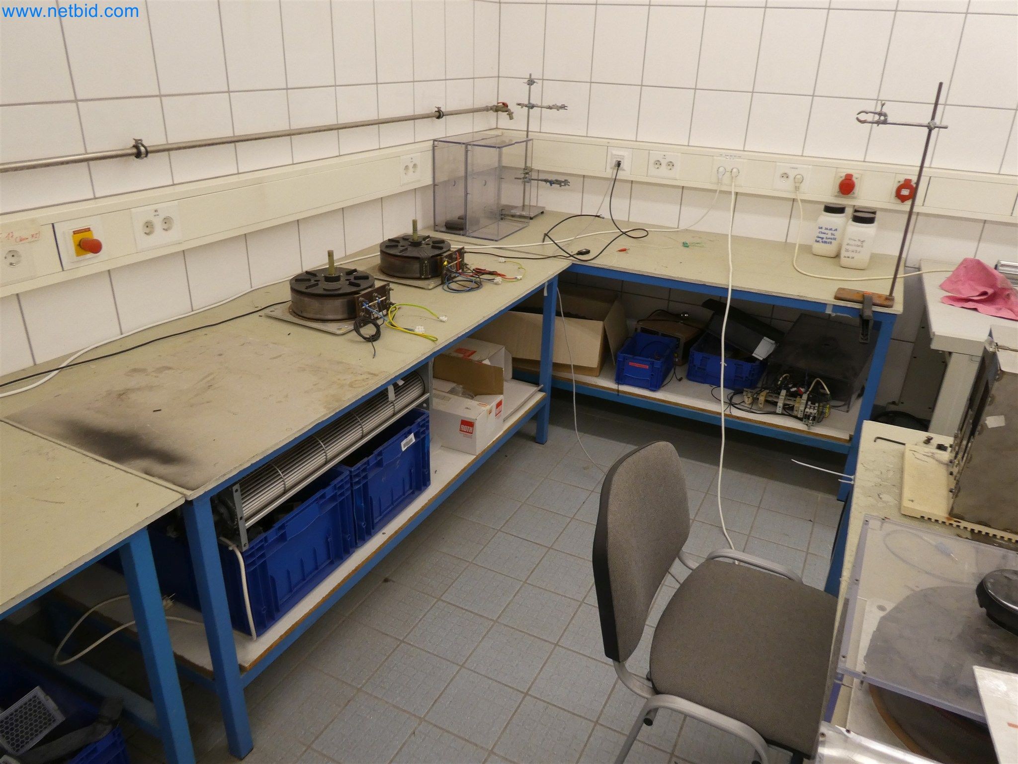 Injection molding machines, CNC machines & assembly lines for heating elements and automotive components-4