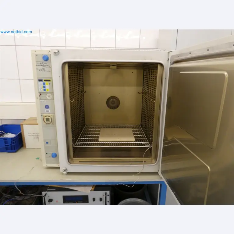 Máquinas de moldeo por inyección, máquinas CNC y líneas de montaje para elementos calefactores y componentes de automoción-1