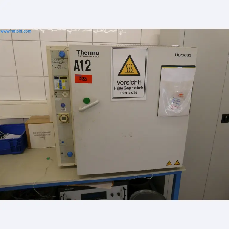 Máquinas de moldeo por inyección, máquinas CNC y líneas de montaje para elementos calefactores y componentes de automoción-3