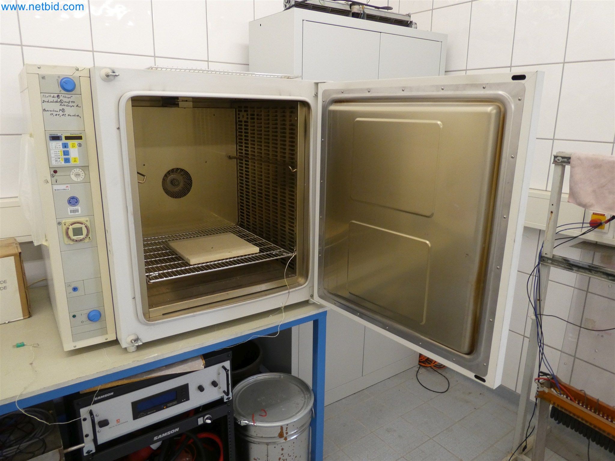 Máquinas de moldeo por inyección, máquinas CNC y líneas de montaje para elementos calefactores y componentes de automoción-4