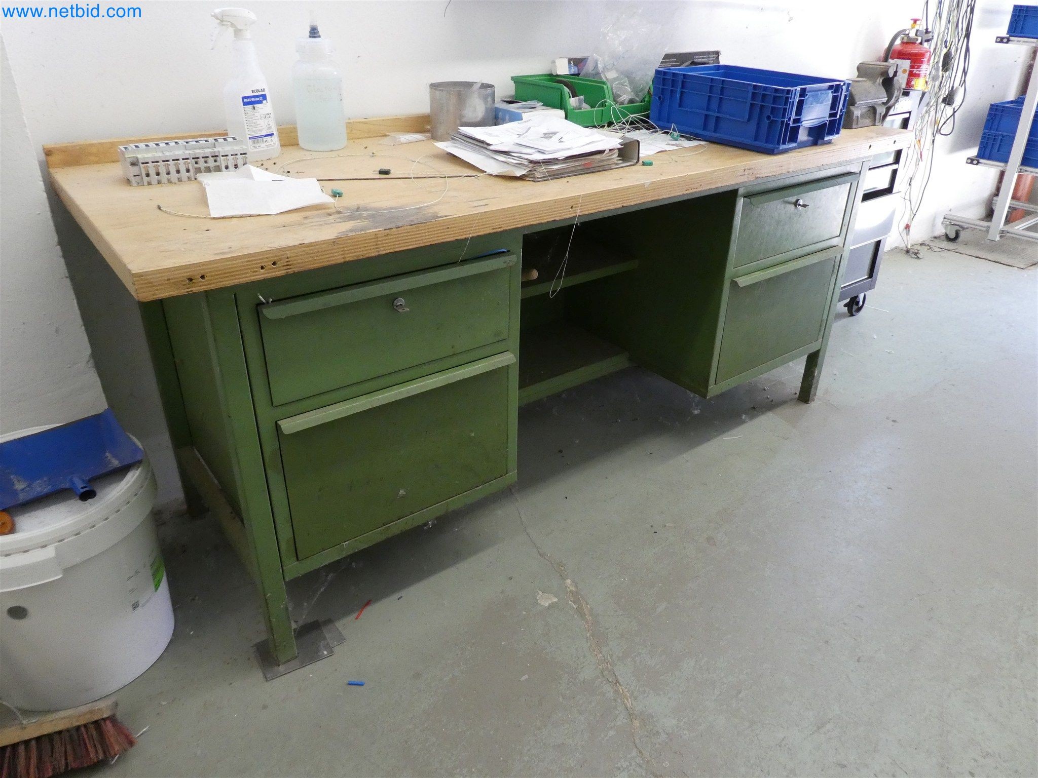 Máquinas de moldeo por inyección, máquinas CNC y líneas de montaje para elementos calefactores y componentes de automoción-1