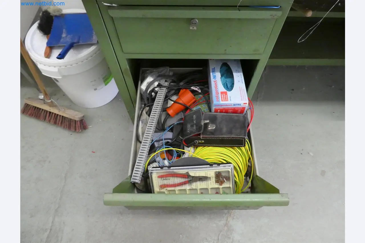 Máquinas de moldeo por inyección, máquinas CNC y líneas de montaje para elementos calefactores y componentes de automoción-2