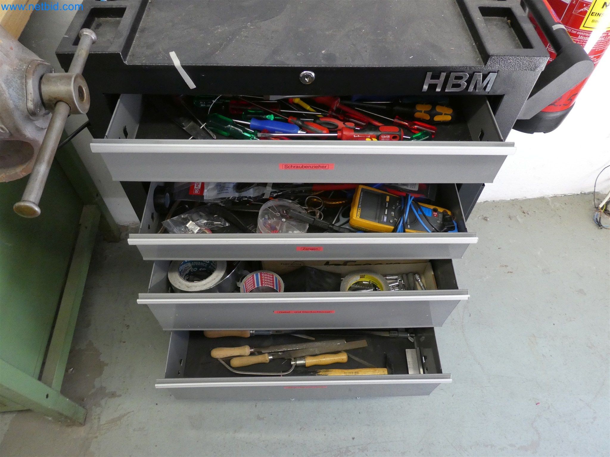 Máquinas de moldeo por inyección, máquinas CNC y líneas de montaje para elementos calefactores y componentes de automoción-4