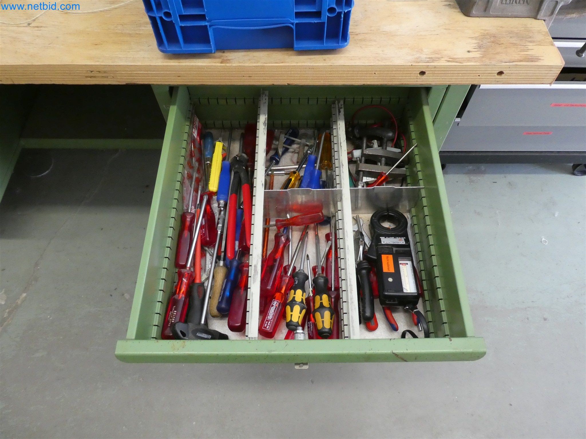 Máquinas de moldeo por inyección, máquinas CNC y líneas de montaje para elementos calefactores y componentes de automoción-5