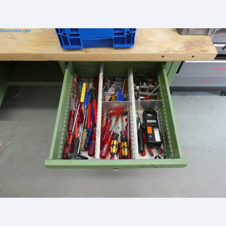 Máquinas de moldeo por inyección, máquinas CNC y líneas de montaje para elementos calefactores y componentes de automoción-5