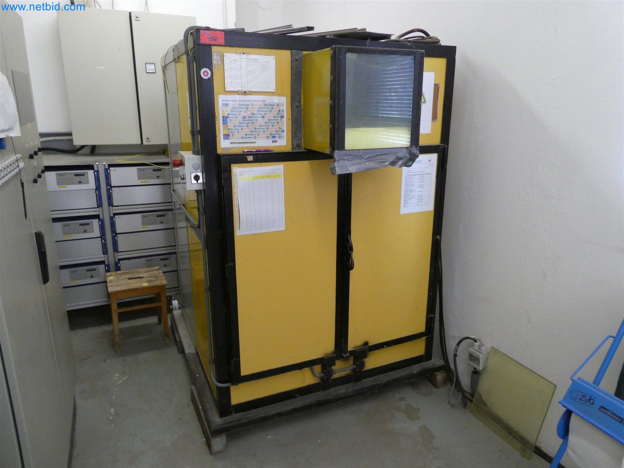 Máquinas de moldeo por inyección, máquinas CNC y líneas de montaje para elementos calefactores y componentes de automoción-1