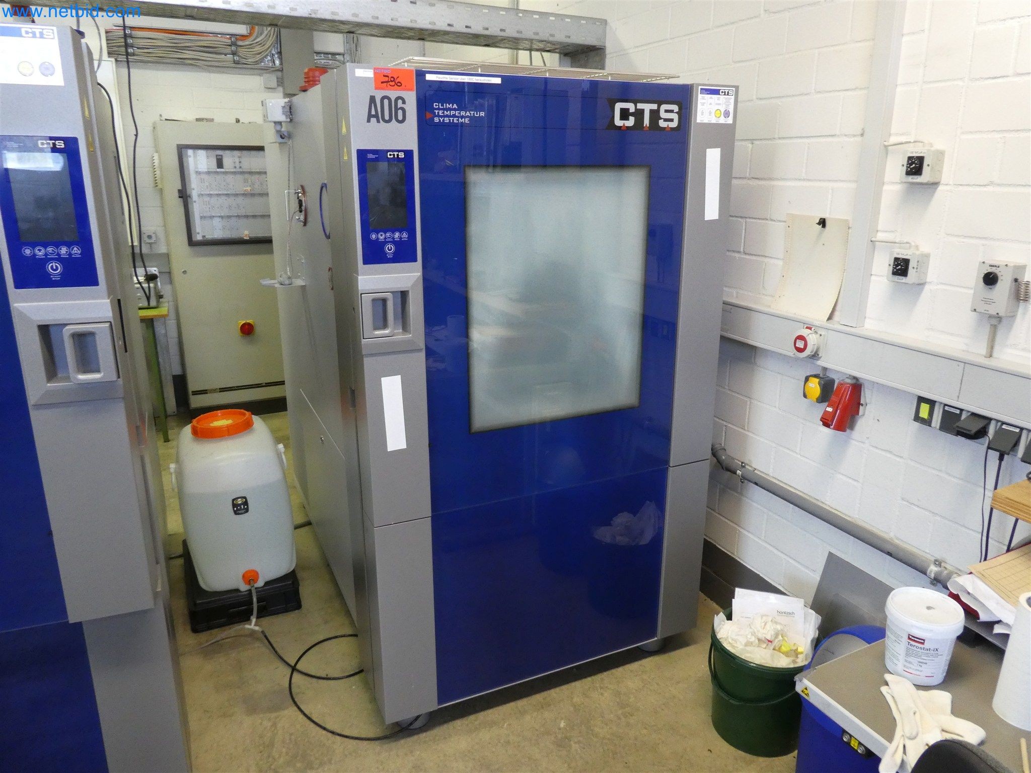 Máquinas de moldeo por inyección, máquinas CNC y líneas de montaje para elementos calefactores y componentes de automoción-1