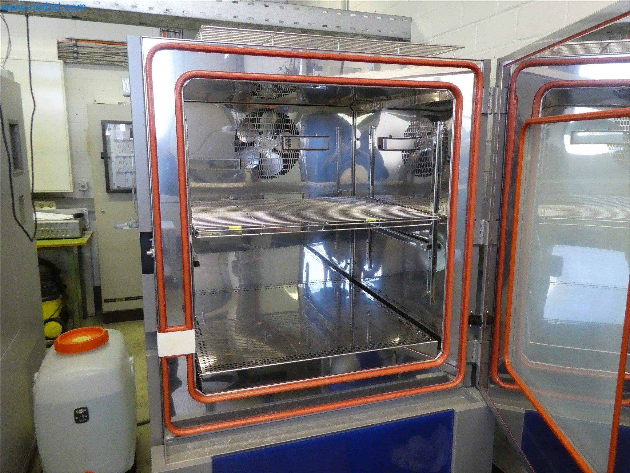 Máquinas de moldeo por inyección, máquinas CNC y líneas de montaje para elementos calefactores y componentes de automoción-4