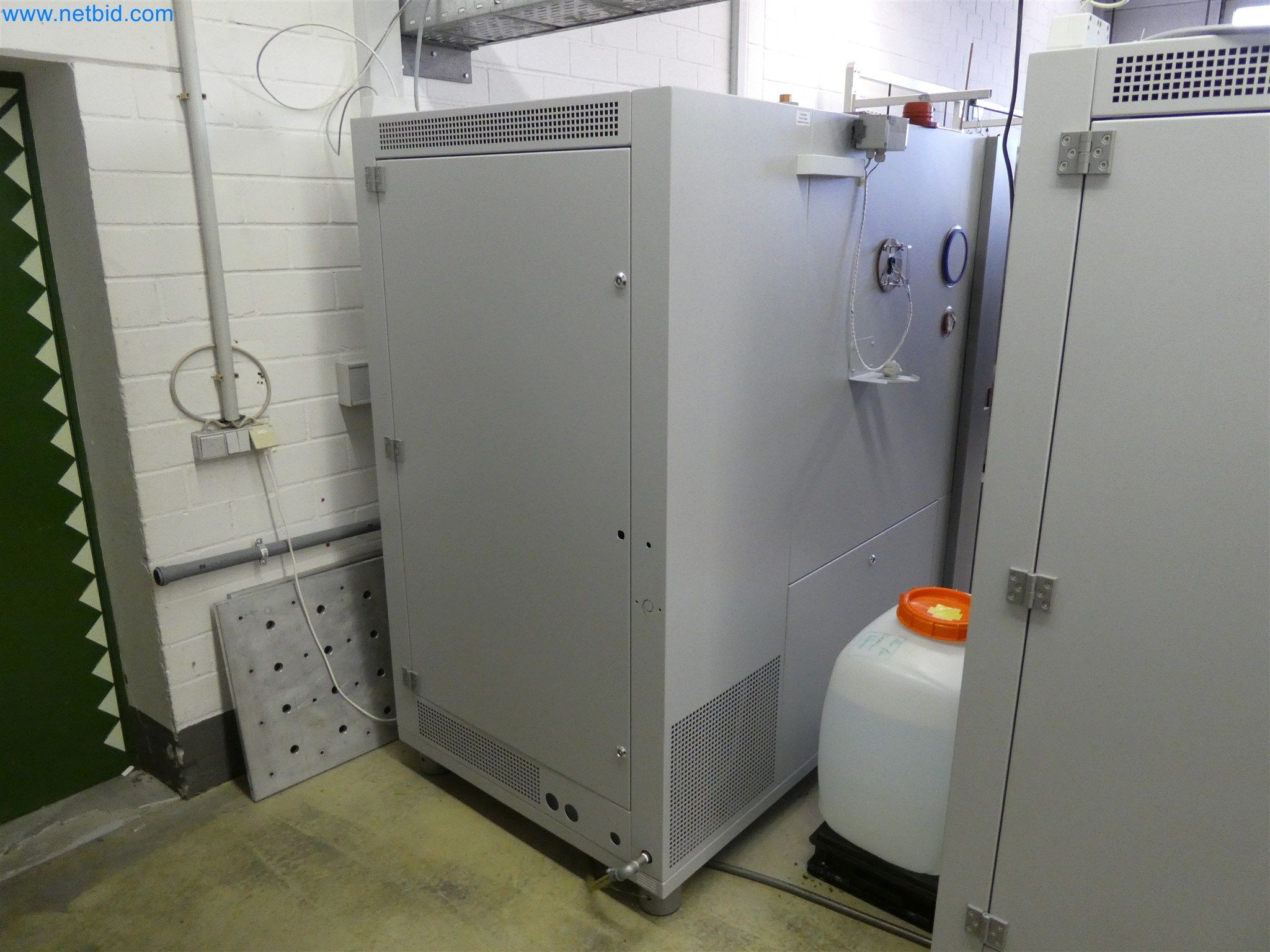 Máquinas de moldeo por inyección, máquinas CNC y líneas de montaje para elementos calefactores y componentes de automoción-8