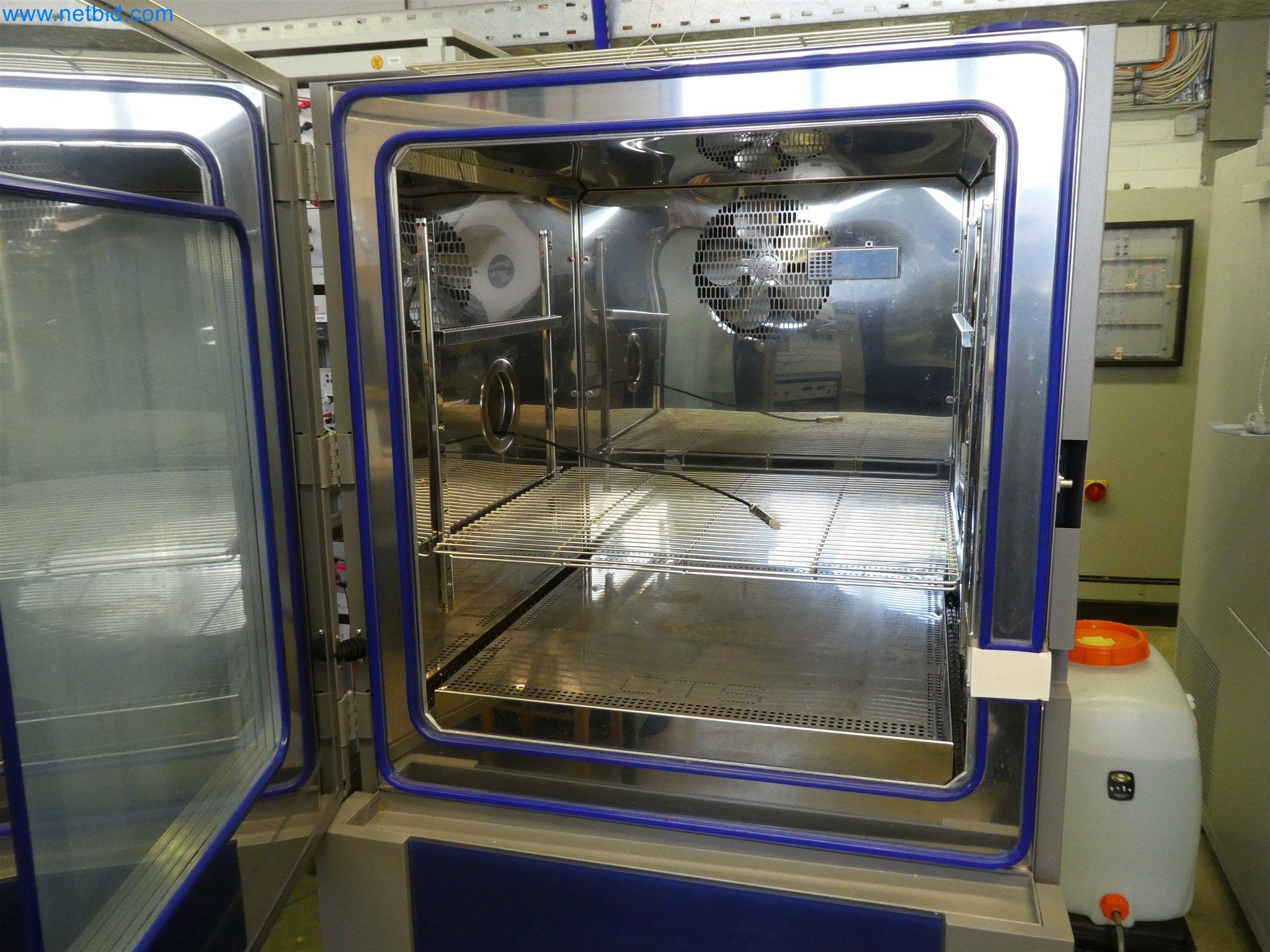 Máquinas de moldeo por inyección, máquinas CNC y líneas de montaje para elementos calefactores y componentes de automoción-4