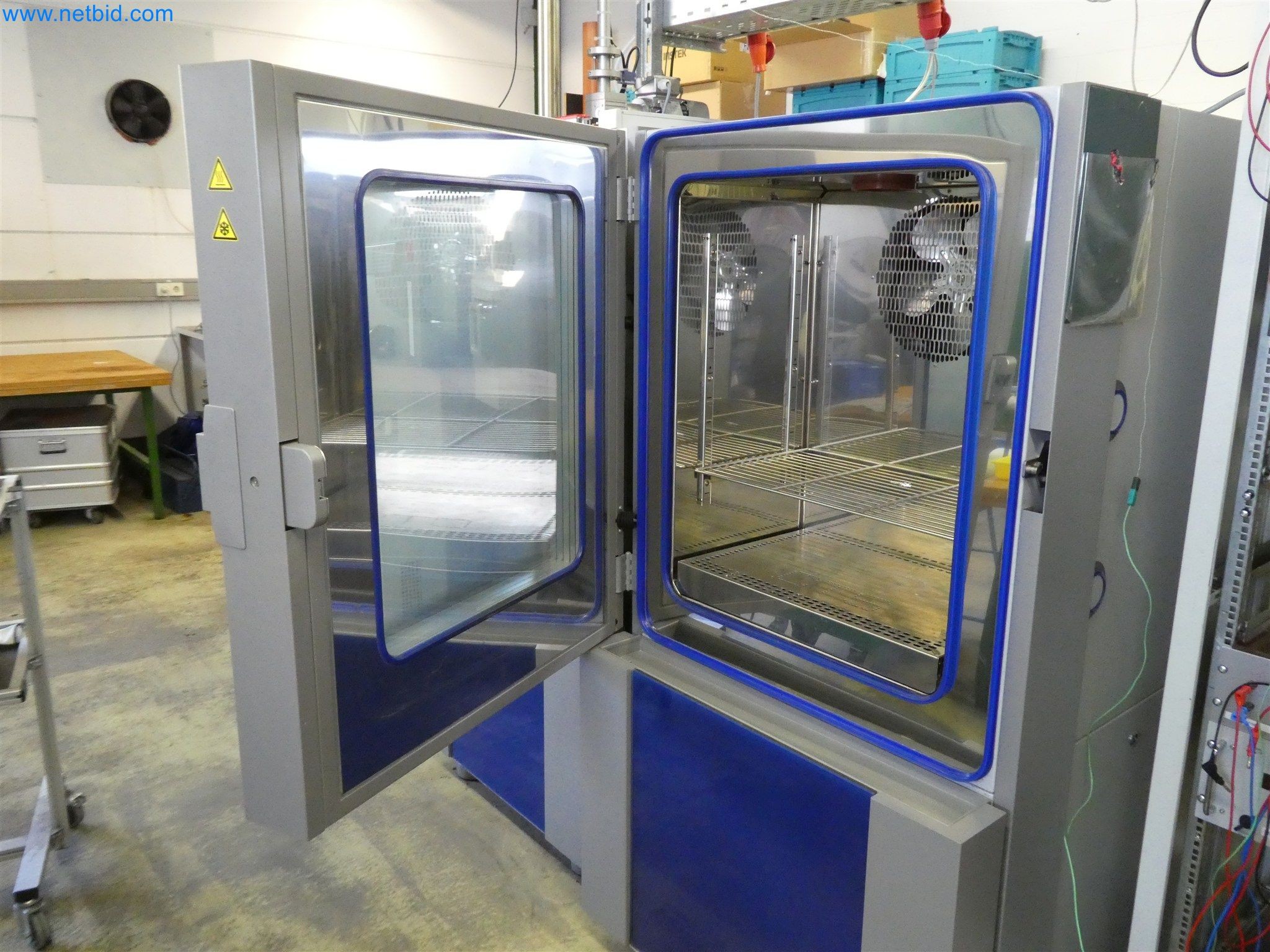 Máquinas de moldeo por inyección, máquinas CNC y líneas de montaje para elementos calefactores y componentes de automoción-3