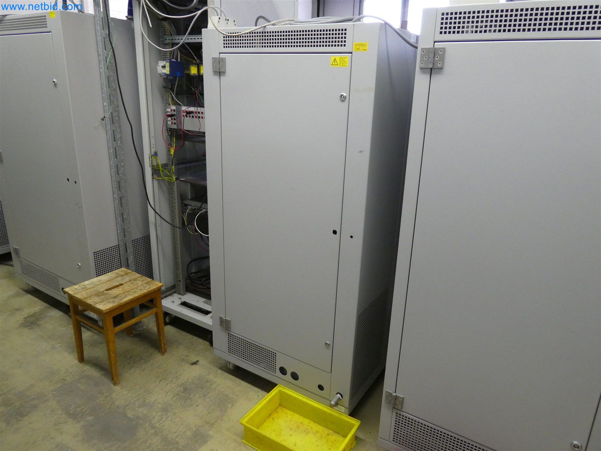 Máquinas de moldeo por inyección, máquinas CNC y líneas de montaje para elementos calefactores y componentes de automoción-4