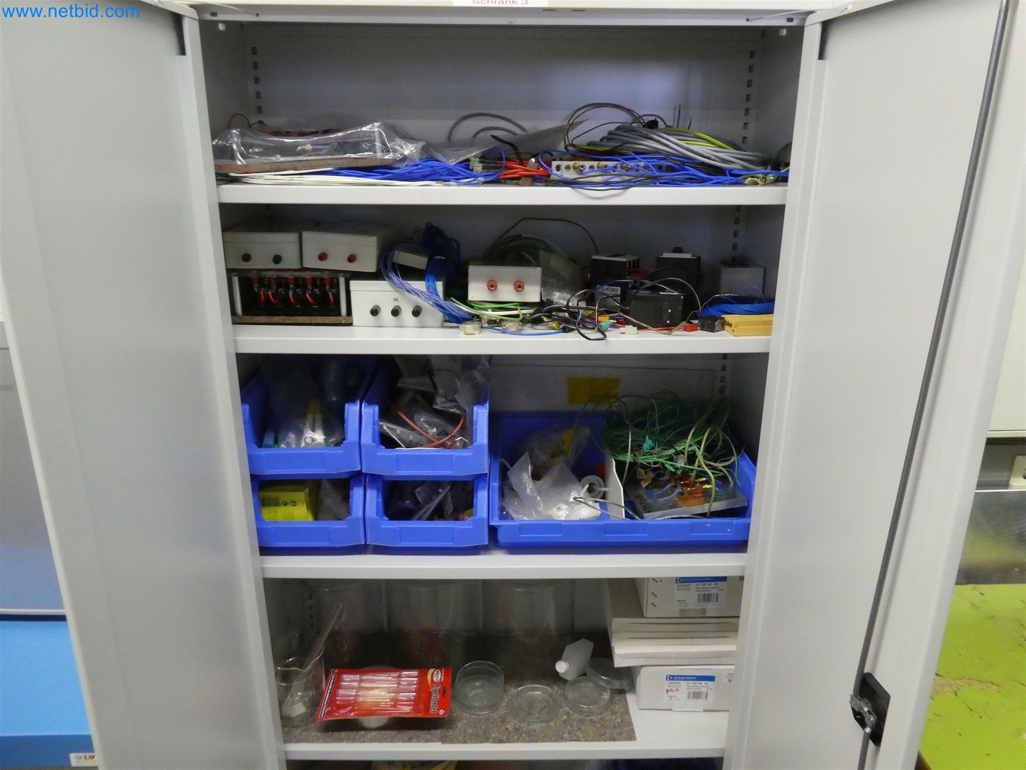 Máquinas de moldeo por inyección, máquinas CNC y líneas de montaje para elementos calefactores y componentes de automoción-5