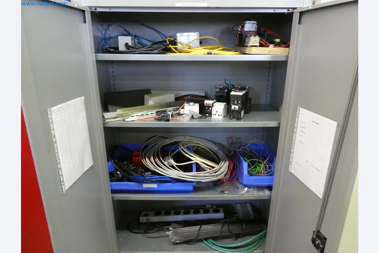 Máquinas de moldeo por inyección, máquinas CNC y líneas de montaje para elementos calefactores y componentes de automoción-1