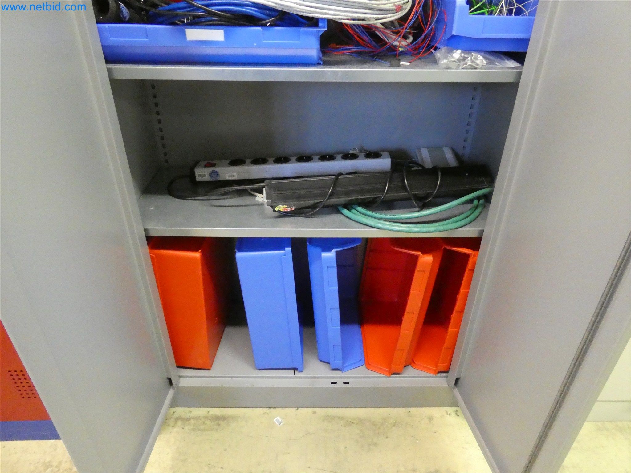 Máquinas de moldeo por inyección, máquinas CNC y líneas de montaje para elementos calefactores y componentes de automoción-4