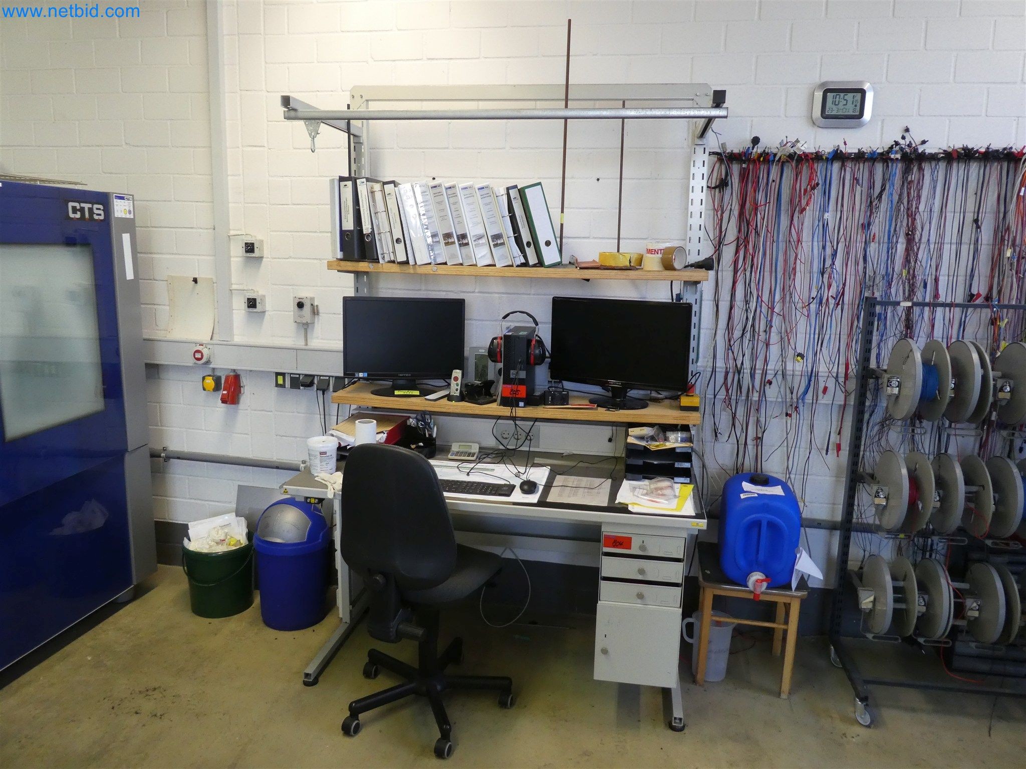 Máquinas de moldeo por inyección, máquinas CNC y líneas de montaje para elementos calefactores y componentes de automoción-3