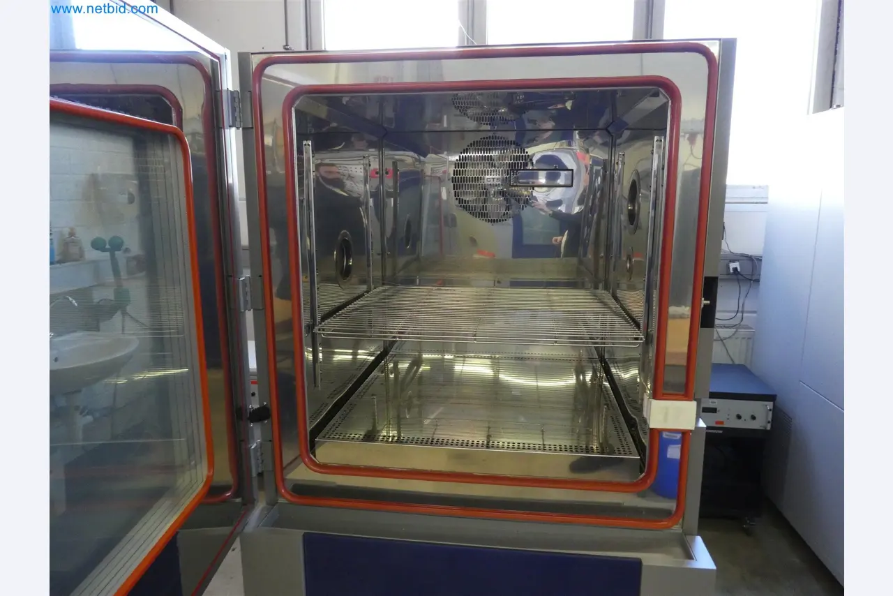 Máquinas de moldeo por inyección, máquinas CNC y líneas de montaje para elementos calefactores y componentes de automoción-3