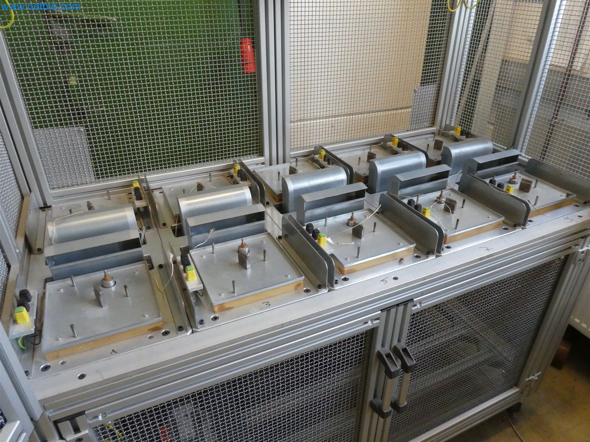 Máquinas de moldeo por inyección, máquinas CNC y líneas de montaje para elementos calefactores y componentes de automoción-3