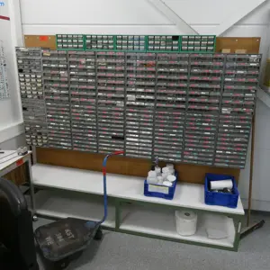 Armoire de stockage pour petites pièces