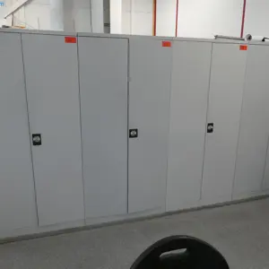 4 Armários em chapa de aço