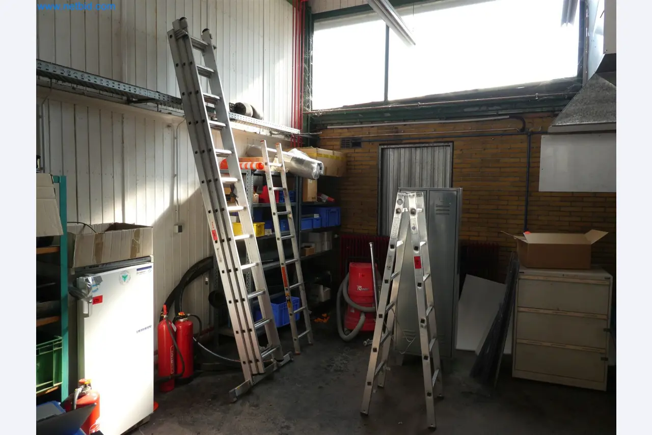 Máquinas de moldeo por inyección, máquinas CNC y líneas de montaje para elementos calefactores y componentes de automoción-1