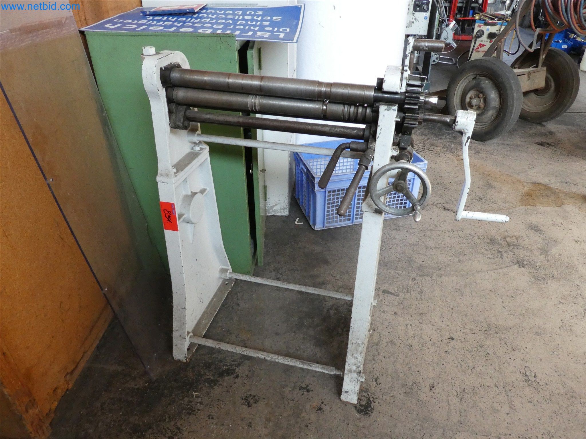 Máquinas de moldeo por inyección, máquinas CNC y líneas de montaje para elementos calefactores y componentes de automoción-1