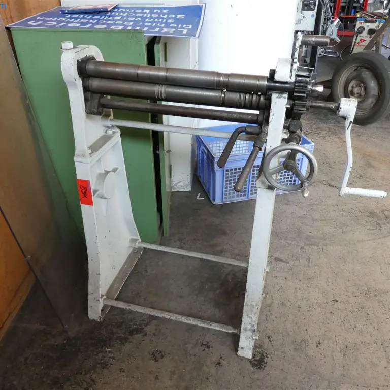 Machine à cintrer à 3 rouleaux