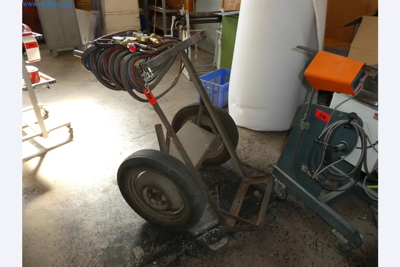 Máquinas de moldeo por inyección, máquinas CNC y líneas de montaje para elementos calefactores y componentes de automoción-1