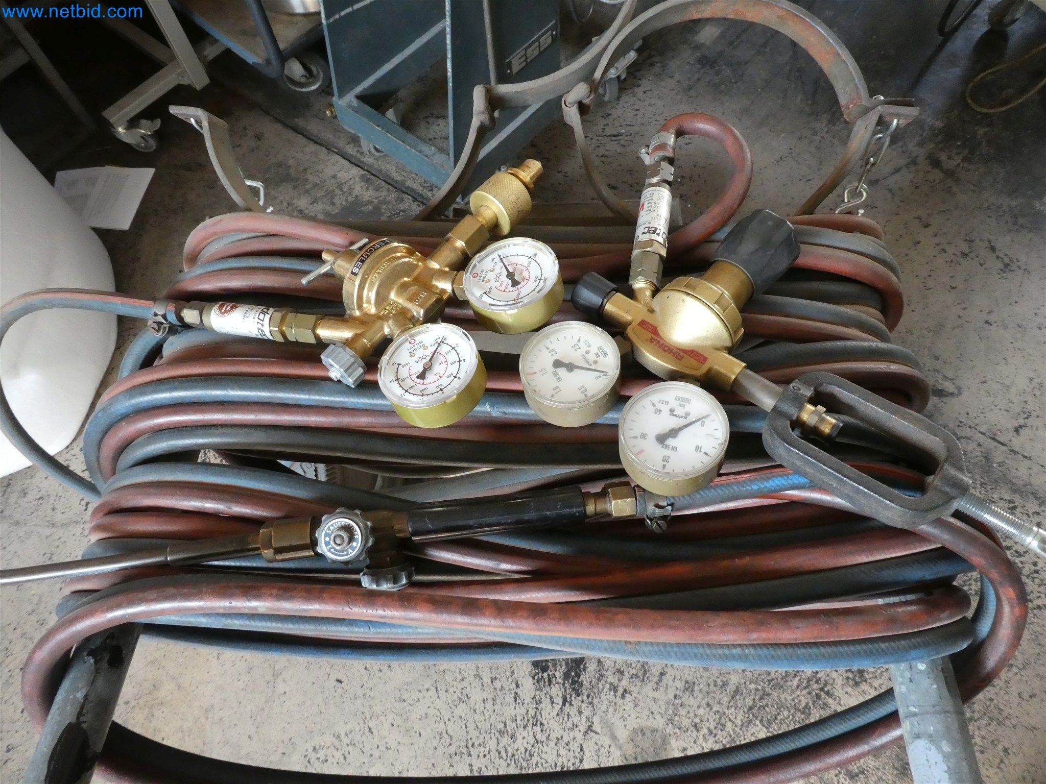 Máquinas de moldeo por inyección, máquinas CNC y líneas de montaje para elementos calefactores y componentes de automoción-2