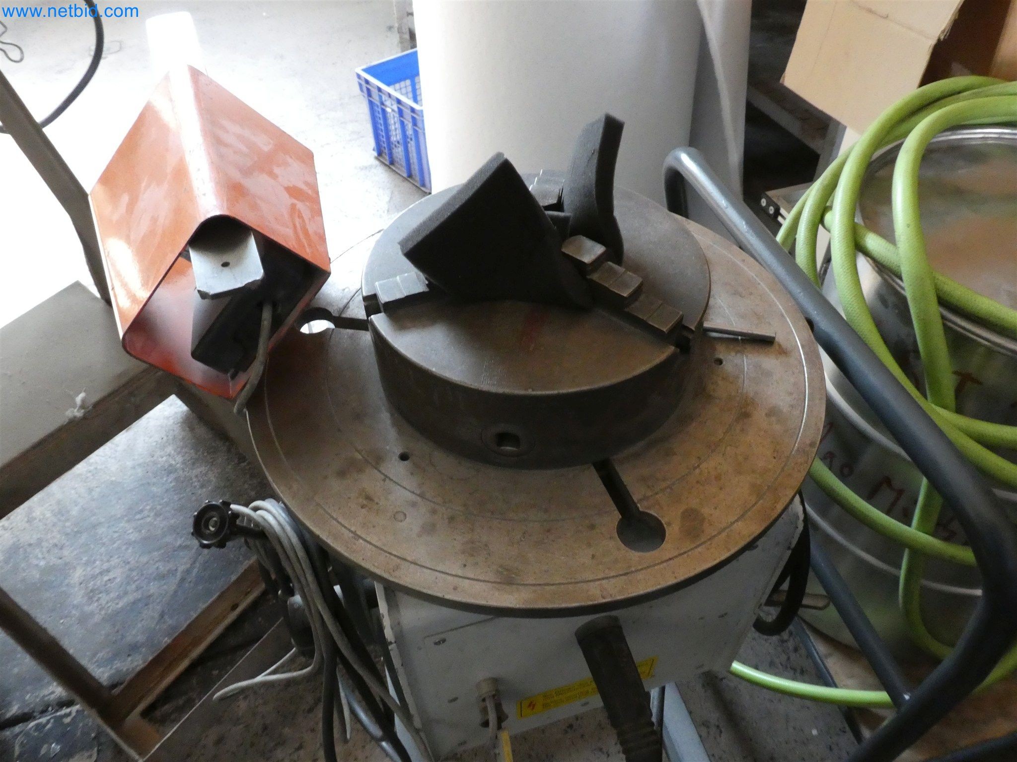 Máquinas de moldeo por inyección, máquinas CNC y líneas de montaje para elementos calefactores y componentes de automoción-1