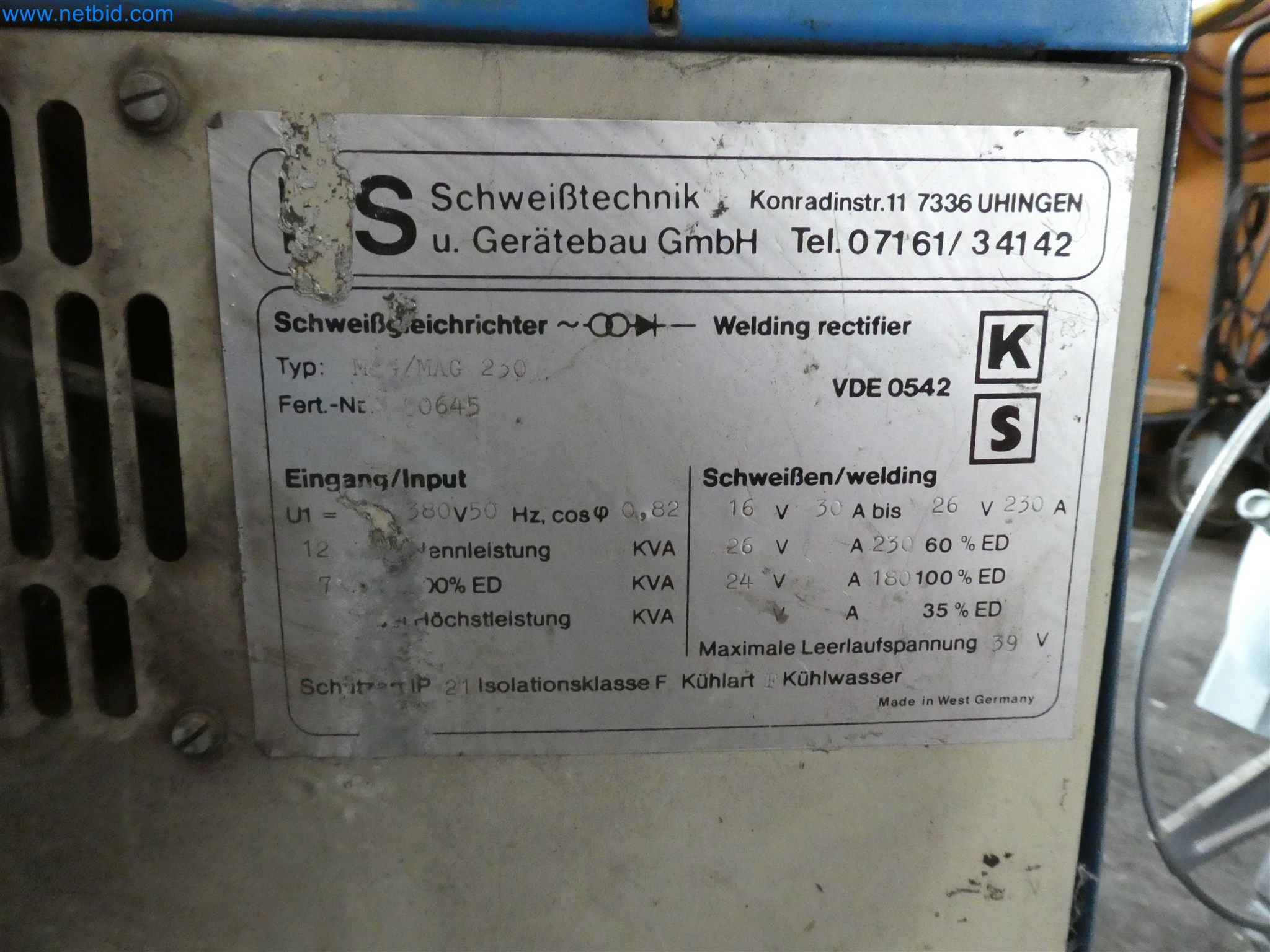 Máquinas de moldeo por inyección, máquinas CNC y líneas de montaje para elementos calefactores y componentes de automoción-1