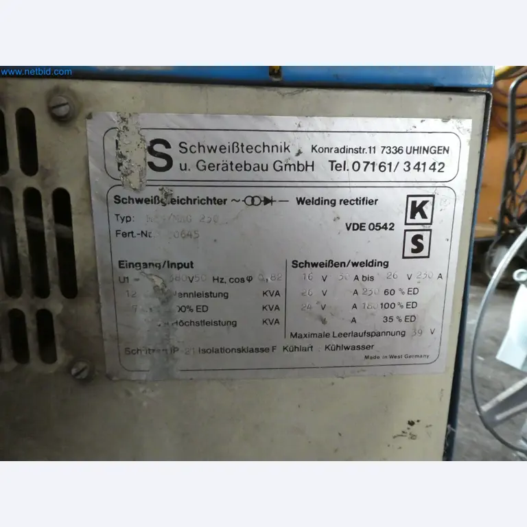 Máquinas de moldeo por inyección, máquinas CNC y líneas de montaje para elementos calefactores y componentes de automoción-1