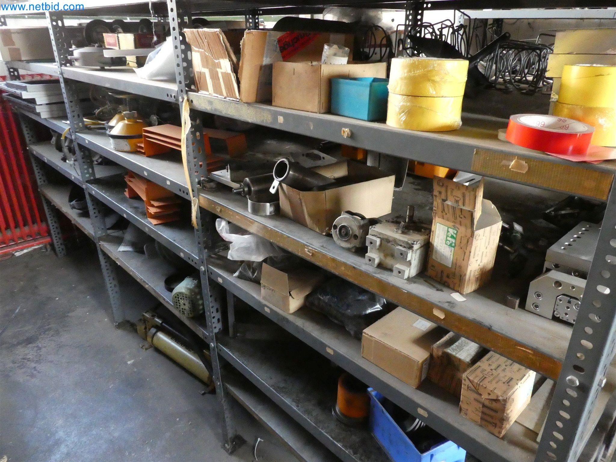 Máquinas de moldeo por inyección, máquinas CNC y líneas de montaje para elementos calefactores y componentes de automoción-5