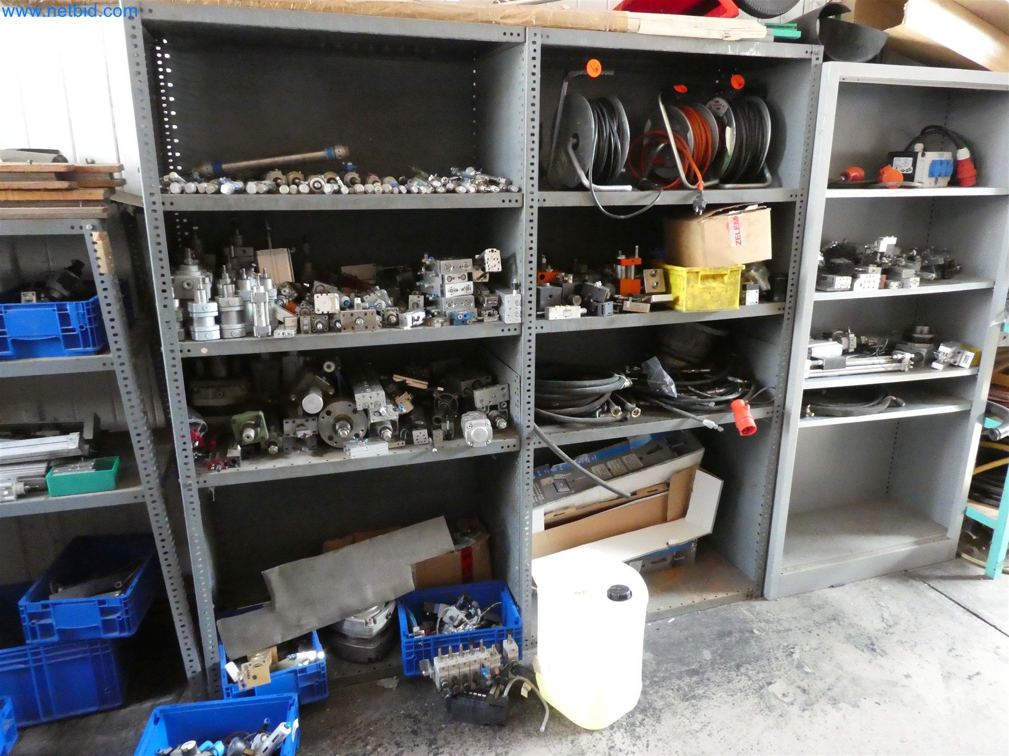 Máquinas de moldeo por inyección, máquinas CNC y líneas de montaje para elementos calefactores y componentes de automoción-8