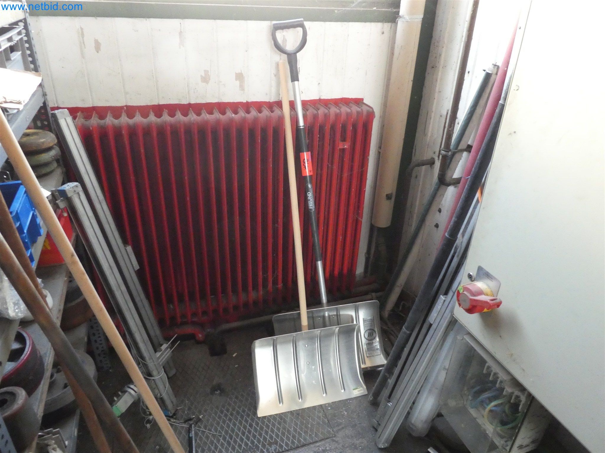 Máquinas de moldeo por inyección, máquinas CNC y líneas de montaje para elementos calefactores y componentes de automoción-1