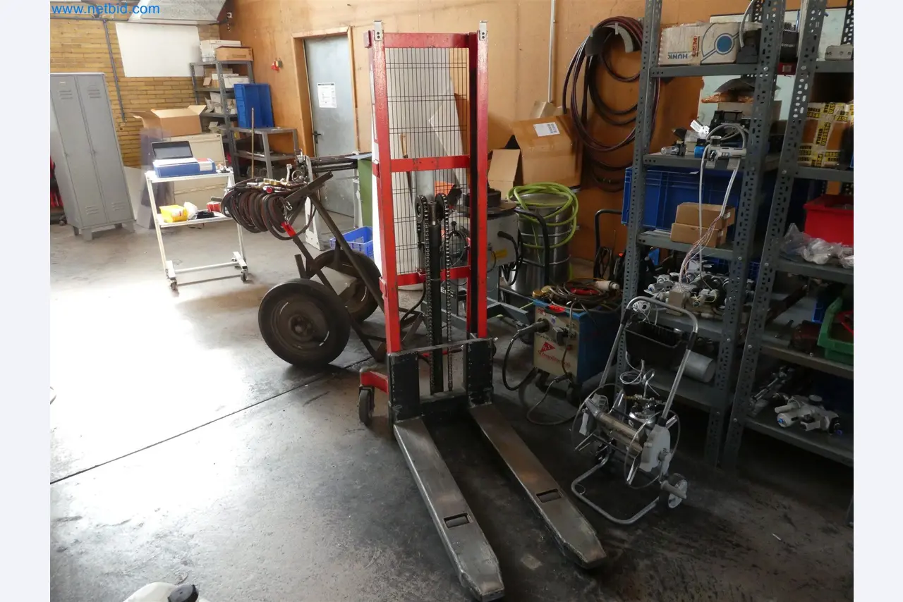 Máquinas de moldeo por inyección, máquinas CNC y líneas de montaje para elementos calefactores y componentes de automoción-1