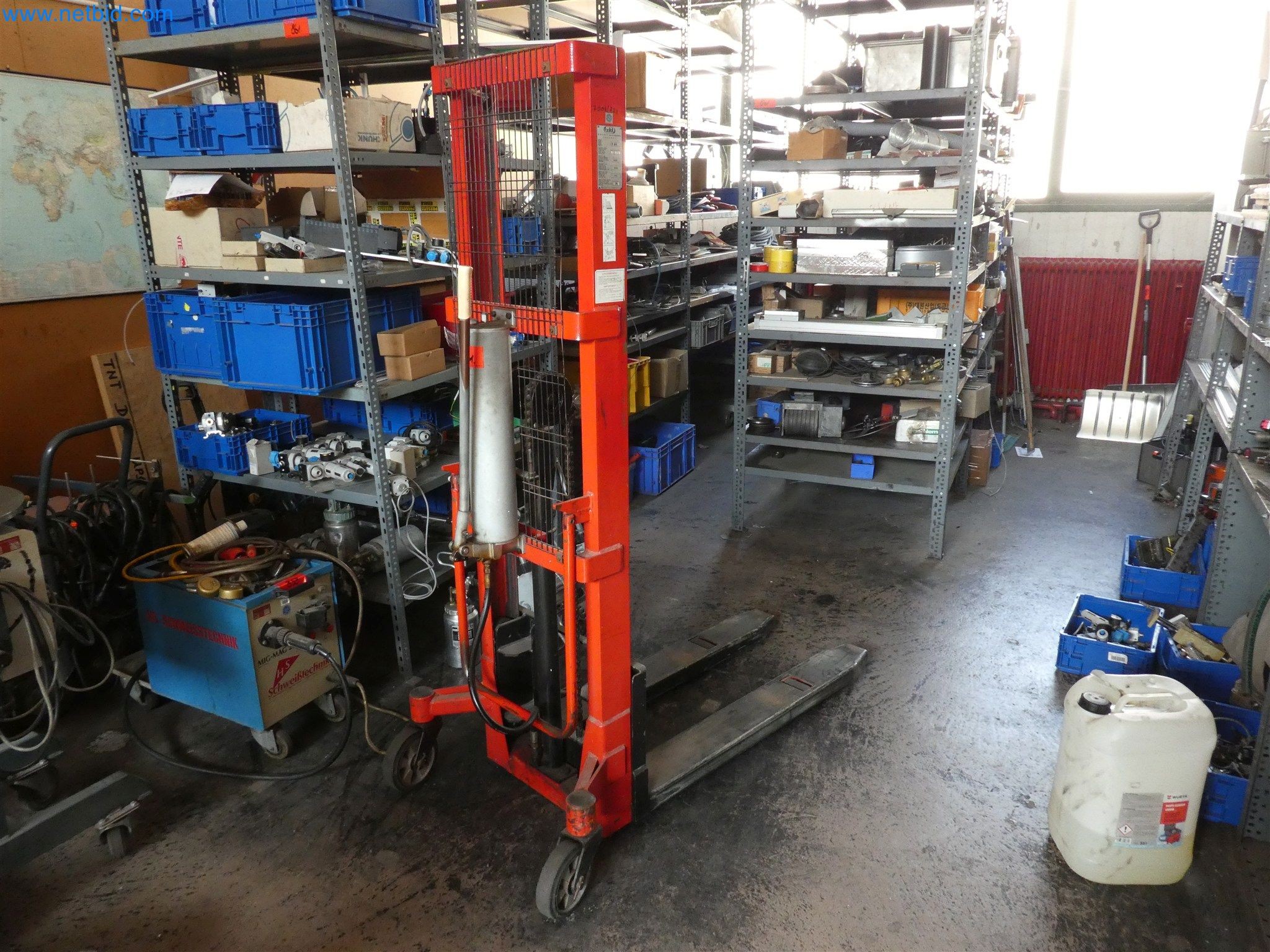 Máquinas de moldeo por inyección, máquinas CNC y líneas de montaje para elementos calefactores y componentes de automoción-2