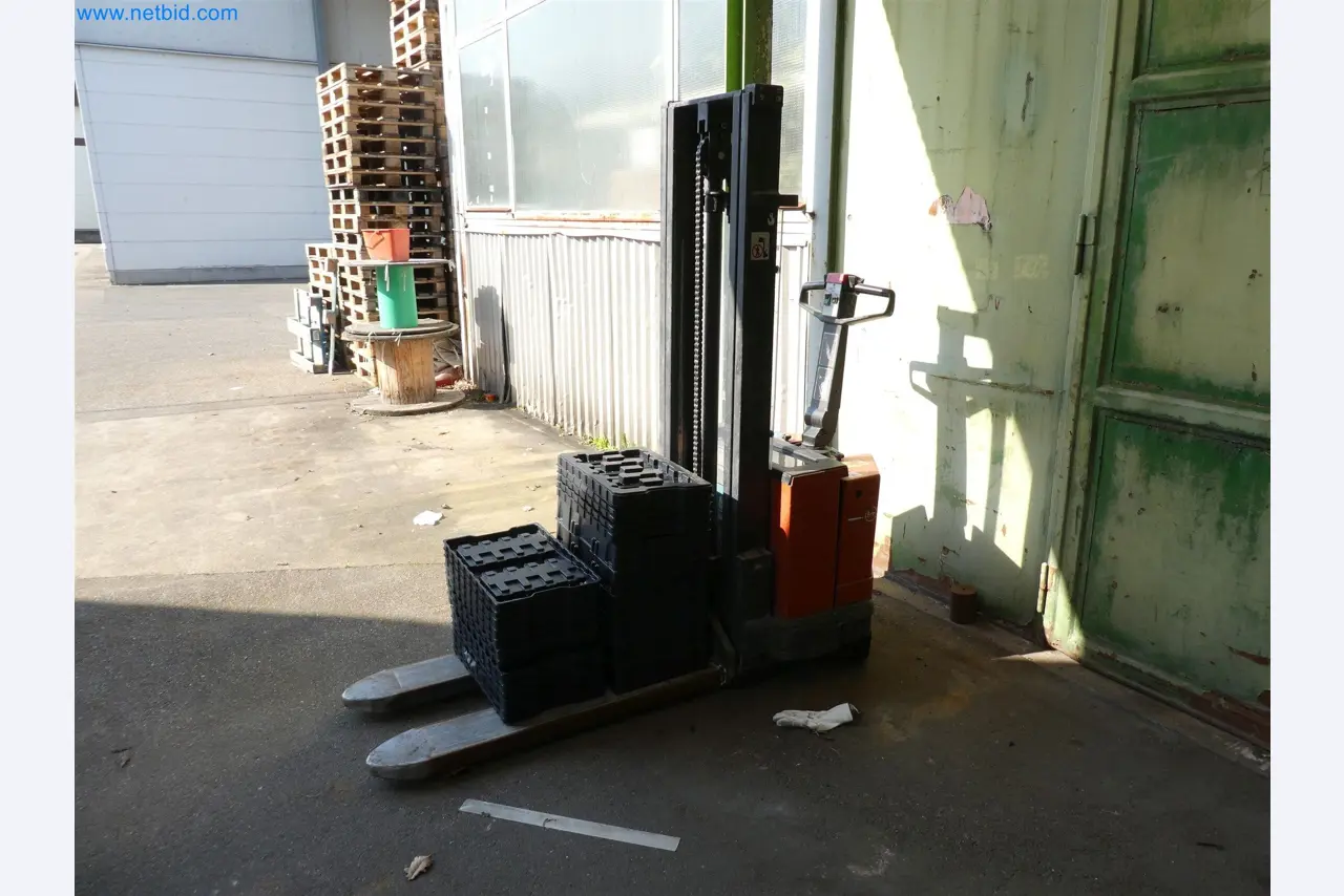 Máquinas de moldeo por inyección, máquinas CNC y líneas de montaje para elementos calefactores y componentes de automoción-1