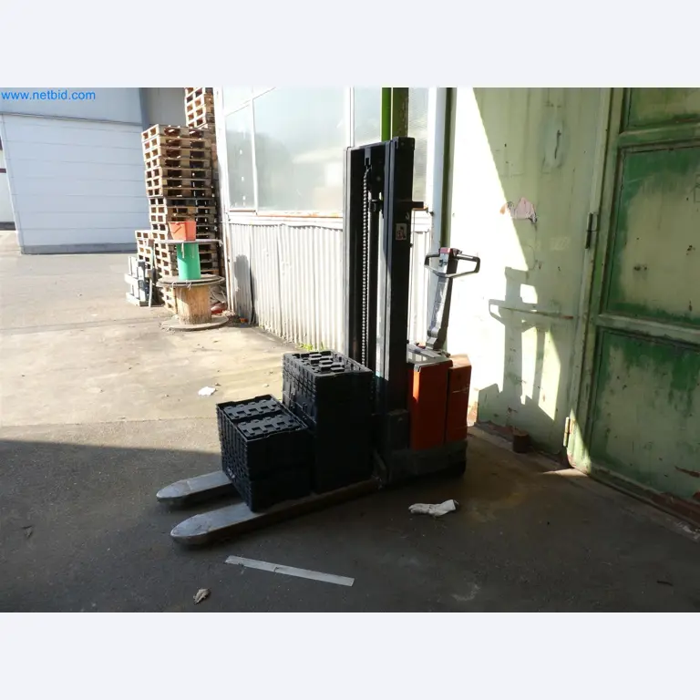 Máquinas de moldeo por inyección, máquinas CNC y líneas de montaje para elementos calefactores y componentes de automoción-1