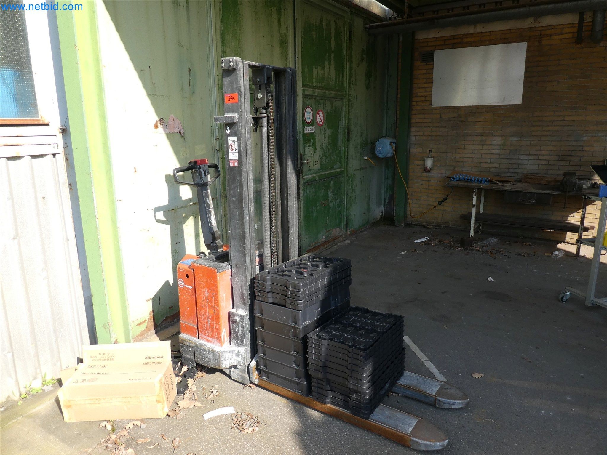 Máquinas de moldeo por inyección, máquinas CNC y líneas de montaje para elementos calefactores y componentes de automoción-2