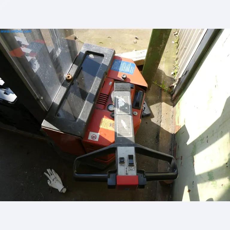 Máquinas de moldeo por inyección, máquinas CNC y líneas de montaje para elementos calefactores y componentes de automoción-3