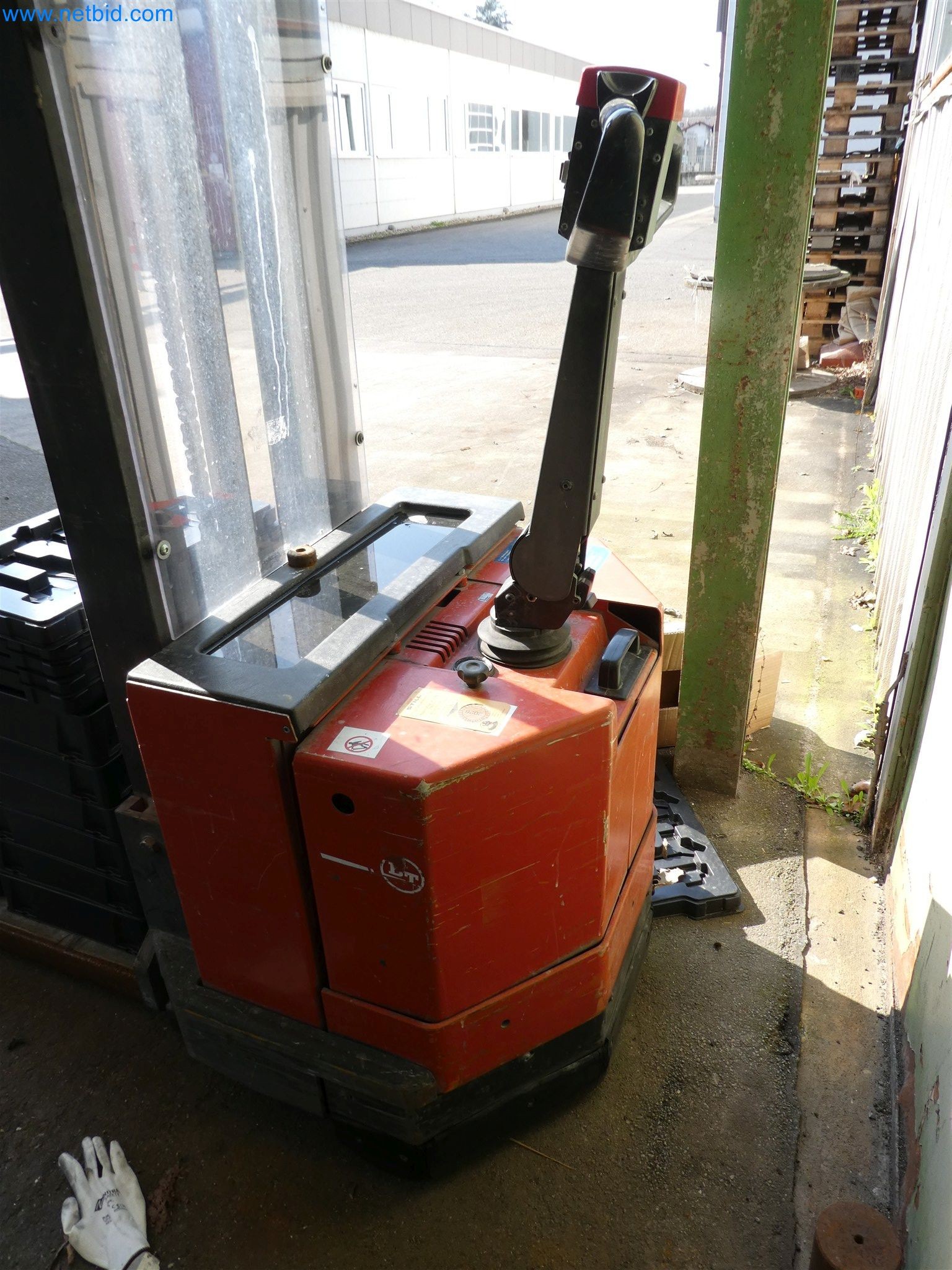 Máquinas de moldeo por inyección, máquinas CNC y líneas de montaje para elementos calefactores y componentes de automoción-4