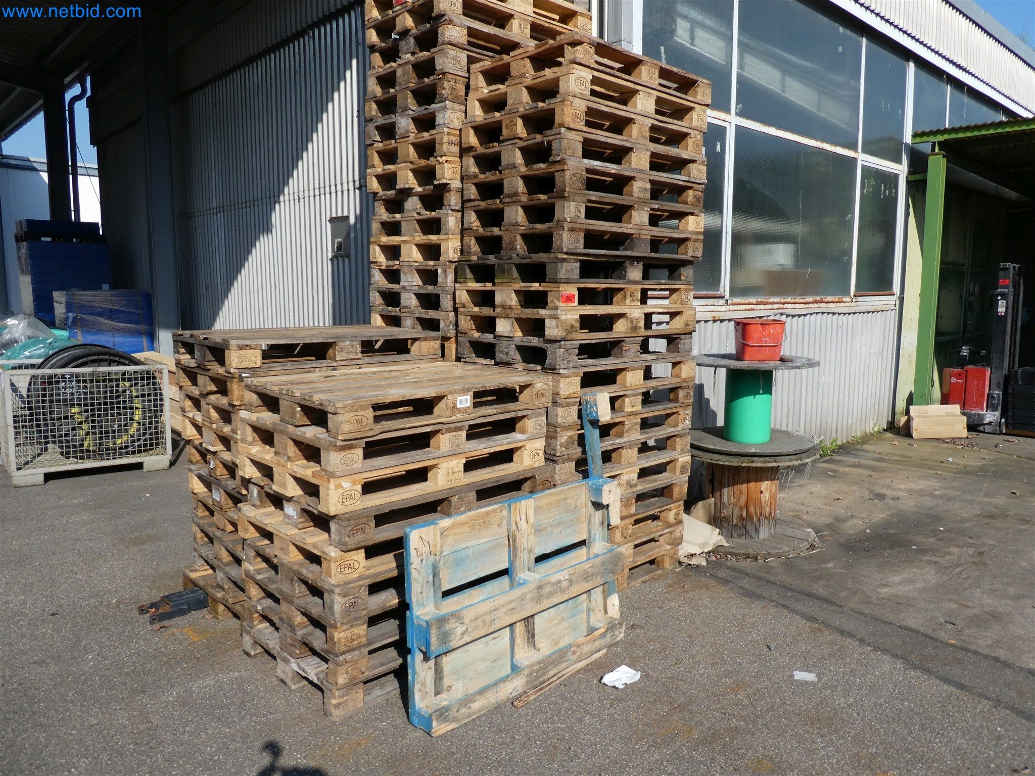 Máquinas de moldeo por inyección, máquinas CNC y líneas de montaje para elementos calefactores y componentes de automoción-1