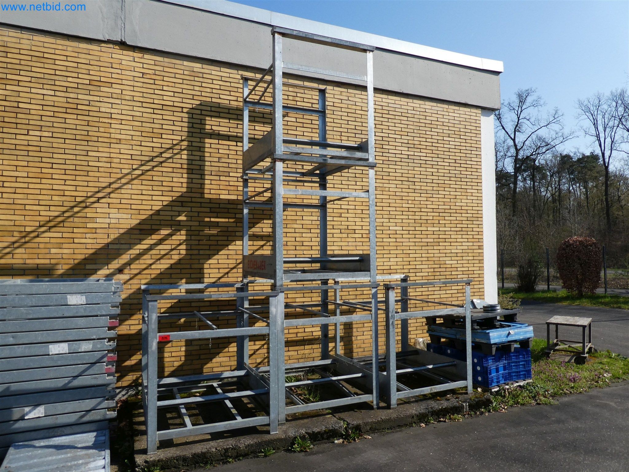 Máquinas de moldeo por inyección, máquinas CNC y líneas de montaje para elementos calefactores y componentes de automoción-1