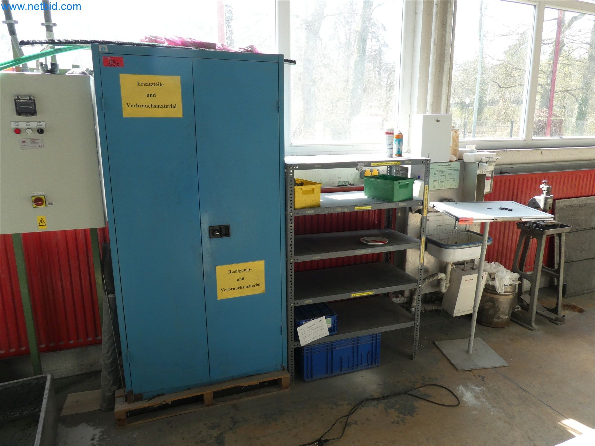 Máquinas de moldeo por inyección, máquinas CNC y líneas de montaje para elementos calefactores y componentes de automoción-1