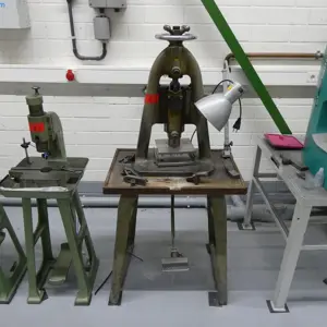 presse à vis manuelle Haulick